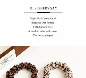 Detalle de dos coleteros con estampado de leopardo, pliegues de tela suave y elasticidad