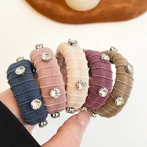 Cinq chouchous haut de gamme avec strass en couleurs variées avec tissu élastique épais et cristaux
