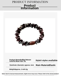 Détail du chouchou marron à volants avec perles colorées et info de diamètre 6cm