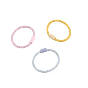 Lot de trois élastiques à cheveux de couleurs bonbon rose, jaune et bleu avec tissage