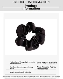 Dettagli di un elastico in tessuto nero con strass che mostra il diametro di 9,5 cm