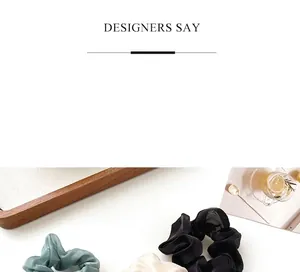 Lot de chouchous nacrés bleus, blancs et noirs avec une texture légère en organza