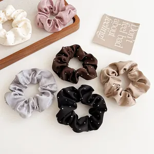 Set di 5 elastici scrunchie in raso con strass colori beige rosa marrone e champagne