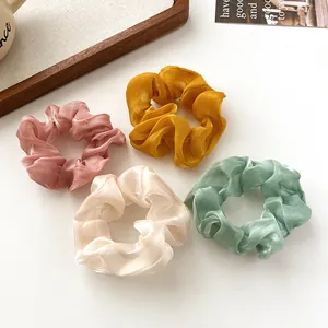 Vierer-Set Perlglanz-Organza-Scrunchies in Pastellrosa, Gelb, Beige und Minzgrün