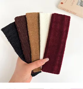 Cinq bandeaux en polaire aux couleurs variées, texture éponge douce pour le yoga et le sport