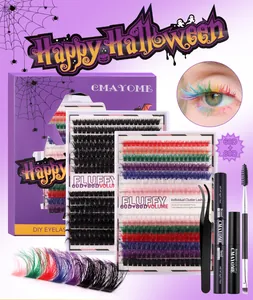 Λεπτομέρεια σετ βλεφαρίδων Halloween DIY με χρωματιστά extensions, κόλλα και τσιμπιδάκι