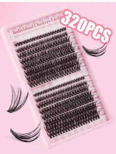 Detailweergave van 320 individuele clusterwimpers in 9-16mm op een roze tray