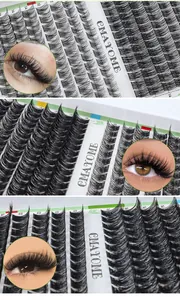 Makroaufnahme segmentierter C-Curl Wimperncluster in gemischten Längen von 10-16mm