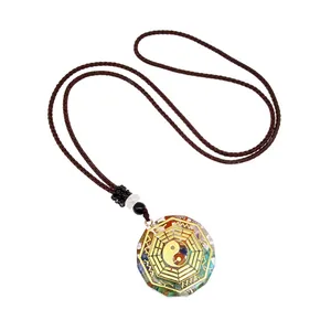 Collier Orgonite octogonal avec symbole Tai Chi et pierres de cristal naturel colorées
