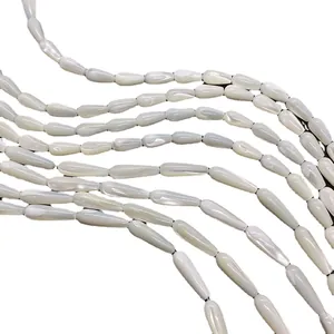 Perline di conchiglia naturale a goccia con lucentezza per creazione di gioielli