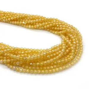 Macro-opname van 2-4mm gefacetteerde citroengele natuursteen kralen voor DIY sieraden