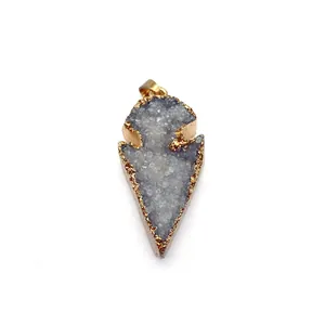 Pendentif feuille en améthyste naturelle et druzy avec bords plaqués or chic