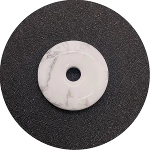 Natürlicher weißer Türkisstein Donut-Anhänger mit Marmortextur für DIY-Schmuck