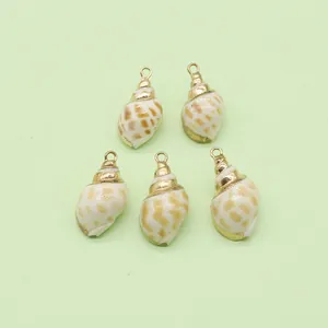 Natuurlijke witte schelp hangers met vergulde randen voor DIY sieraden maken