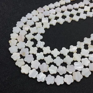 Natuurlijke witte parelmoer klaver kralen met iriserende glans voor DIY sieraden