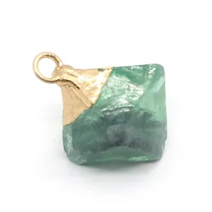 Pendentif en pierre de cristal vert naturel avec bélière dorée pour bijoux DIY