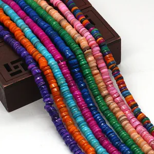 Perline piatte in conchiglia colorata su scatola in legno per gioielli fai da te