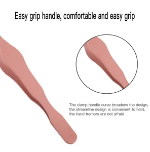 Dettaglio dell'applicatore per ciglia oro rosa con impugnatura ergonomica antiscivolo