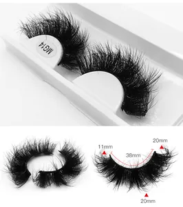Detailansicht der 8D-Wimpern mit Längenangaben von 11 bis 20 mm auf weißem Tray