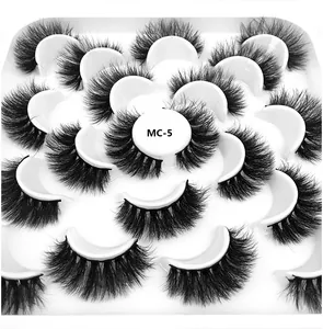 Nahaufnahme von MC-5 8D Faux Mink Wimpern mit dichten Kreuzfasern auf weißem Tablett