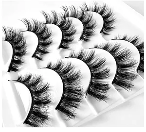 Vue macro de faux cils épais 8D avec volume 3D multicouche et texture naturelle