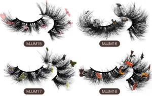 Quatre paires de faux cils d'Halloween avec araignée, crâne, chauve-souris et citrouille
