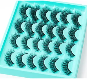 Detail von 20 Paar dichten lockigen Nerzimitat-Wimpern in einer mintgrünen Schale