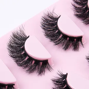 5 Paar voluminöse, mehrlagige Nerzimitat-Wimpern in einer rosa Präsentationsschale