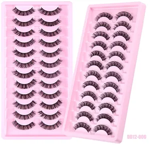 Detail of 12 pairs synthetic fiber false eyelashes with DD curl in pink tray DD12-006