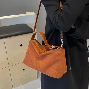 Sac Boston rétro en daim marron pour femme, grand sac à épaule pour les trajets quotidiens