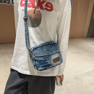 Petit sac bandoulière en denim délavé de style japonais avec texture vintage pour hommes et femmes
