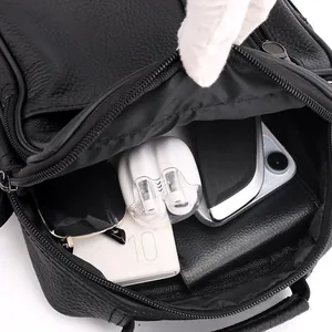Schwarze PU-Leder Umhängetasche Hauptfach mit geräumigem Innenraum und Kapazität