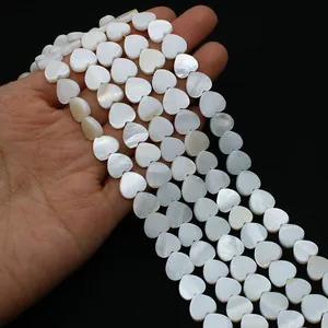 Brin de perles en nacre blanche en forme de cœur pour fabrication de bijoux DIY