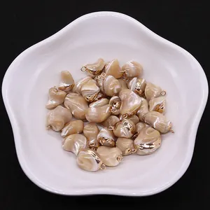 Ciondoli a forma di dente in conchiglia naturale placcati oro per gioielli fai-da-te