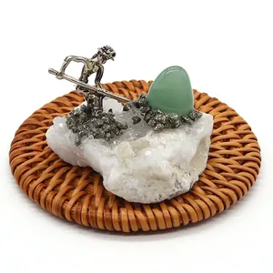 Escultura de minero en racimo de cristal natural con base de piedra para decoración