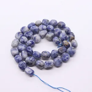 Perles en sodalite naturelle irrégulières sur cordon pour création de bijoux DIY
