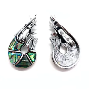 Garnalenbroche in vintage zilver metaal met kleurrijke abalone schelp inlegwerk