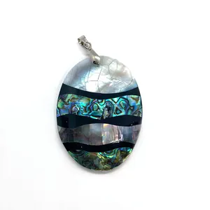 Pendente ovale in madreperla e abalone patchwork con gancio in metallo argento