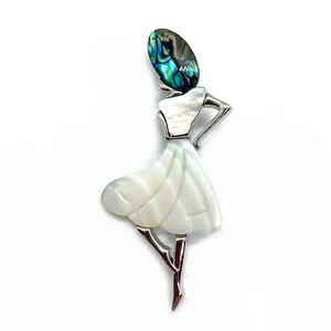 Elegante spilla da ballerina realizzata con madreperla naturale e conchiglia abalone