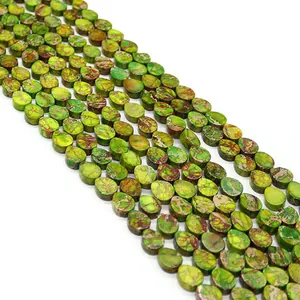 Vue détaillée de perles goutte en pierre impériale avec texture marbrée pour bijoux DIY