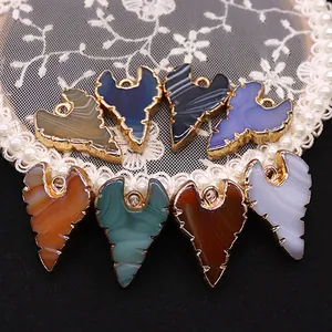Set de 8 colgantes de corazón en ágata natural con bordes dorados para hacer joyería DIY
