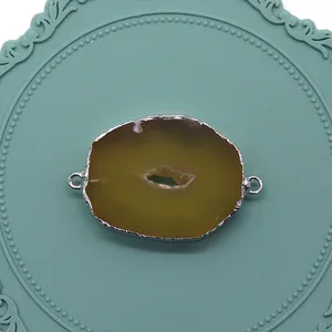 Connettore in geode di agata naturale con bordi argentati e doppi anelli per gioielli DIY