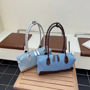 Sacs Boston rétro en denim bleu clair et foncé avec poignées en cuir de qualité