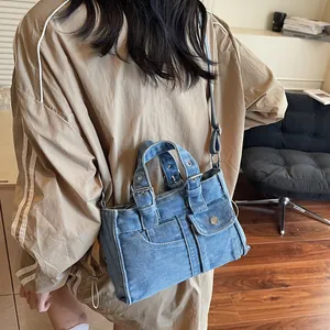 Sac en Bandoulière en Denim Lavé pour Femme Style Moto Vintage Sac à Main Délavé Polyvalent Épaule Multi Poches Boucles en Métal