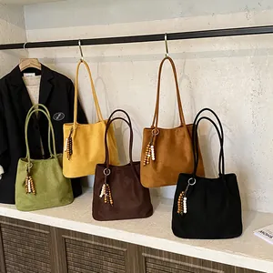 Vintage Faux Suede Tote Bag For Women Large Capacity Shoulder Bag With Wooden Bead Tassel Retro Commuter Casual Handbag