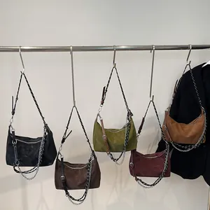 Borse hobo opache minimaliste in vari colori con tracolla e catena in metallo