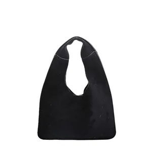 Bolso tote negro minimalista en ante sintético con diseño geométrico triangular exclusivo