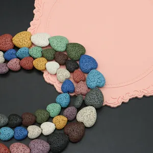 Bunte herzförmige Lavasteinperlen für DIY-Schmuck mit natürlicher poröser Textur