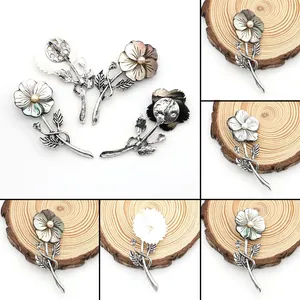 Vintage French Style Natural Shell Flower Brooch With Pearl Elegant Alloy Floral Corsage For Wedding Party Women Jewelry