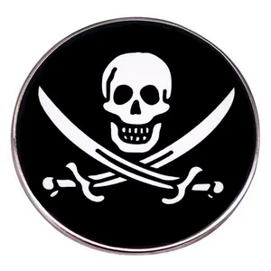 Pin's Punk Pirate Crâne Épées Croisées Émail Rock Band Alliage Métal Broche Badge pour Vêtements Sacs Bijoux Mode Unisexe